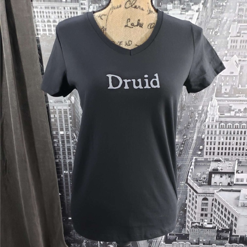Druid Ladies Black V Neck T Shirt Small